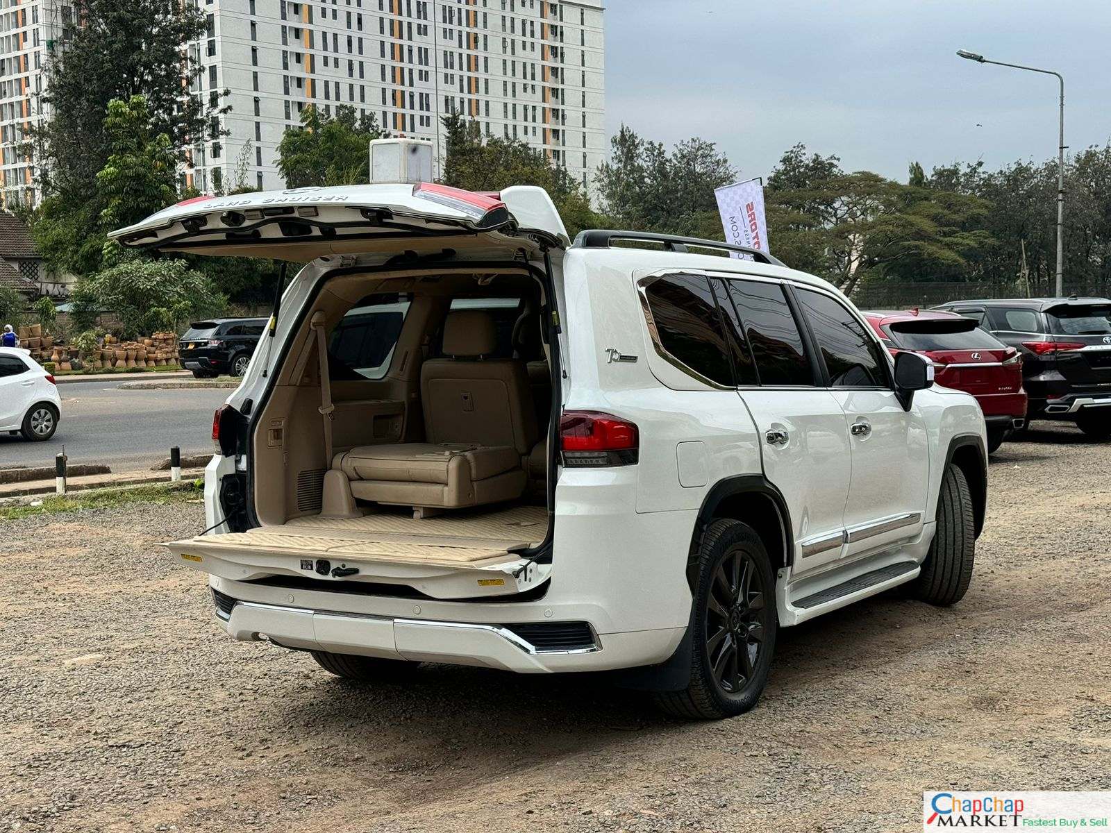 Toyota Land-Cruiser ZX new number plate LC300 facelift 200 SERIES QUICK SALE You Pay 30% Deposit Hire purchase installments HP UpTo 70% financing/finance NO CRB STATUS CHECK Trade in OK