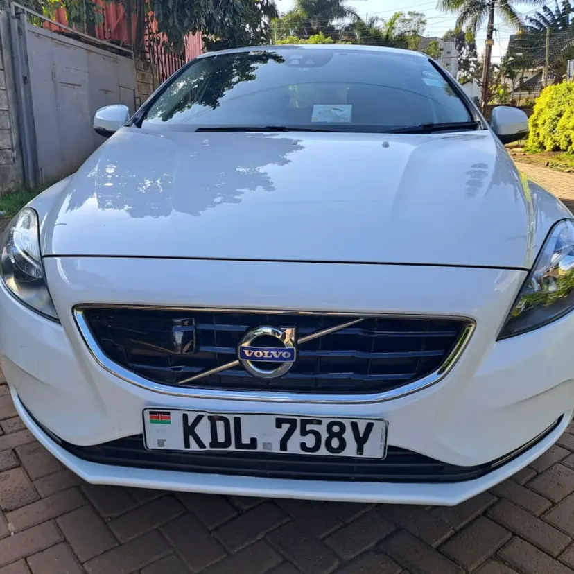 Volvo V40 Cleanest QUICK SALE You Pay 30% Deposit Hire purchase installments HP UpTo 70% financing/finance NO CRB STATUS CHECK Trade in OK