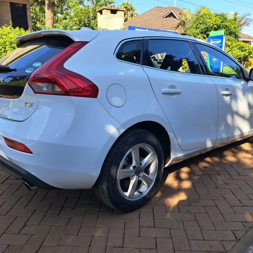 Volvo V40 Cleanest QUICK SALE You Pay 30% Deposit Hire purchase installments HP UpTo 70% financing/finance NO CRB STATUS CHECK Trade in OK
