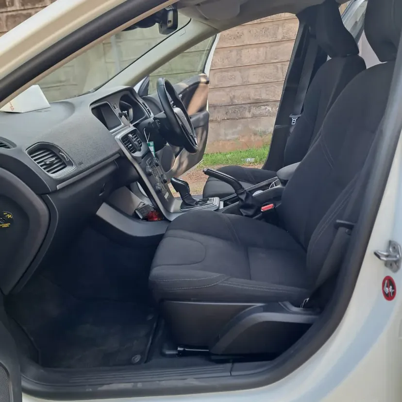 Volvo V40 Cleanest QUICK SALE You Pay 30% Deposit Hire purchase installments HP UpTo 70% financing/finance NO CRB STATUS CHECK Trade in OK