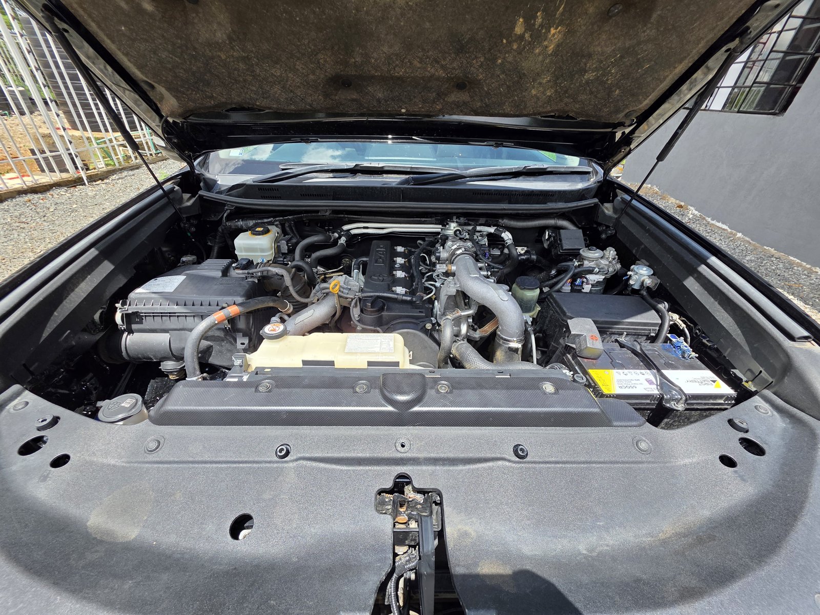 Toyota Land-Cruiser Prado VX-L New Arrival New shape QUICK SALE You Pay 30% Deposit Hire purchase installments HP UpTo 70% financing/finance NO CRB STATUS CHECK Trade in OK black
