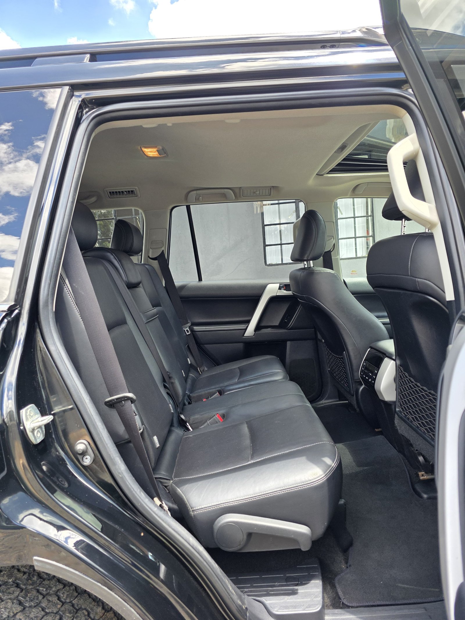 Toyota Land-Cruiser Prado VX-L New Arrival New shape QUICK SALE You Pay 30% Deposit Hire purchase installments HP UpTo 70% financing/finance NO CRB STATUS CHECK Trade in OK black