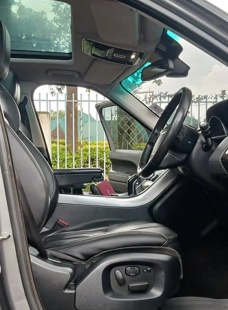 RANGE ROVER Sport HSE fully loaded moon roof on offer Deal QUICK SALE You Pay 30% Deposit Hire purchase installments HP UpTo 70% financing/finance NO CRB STATUS CHECK Trade in OK 40 Img 20250514 wa0068