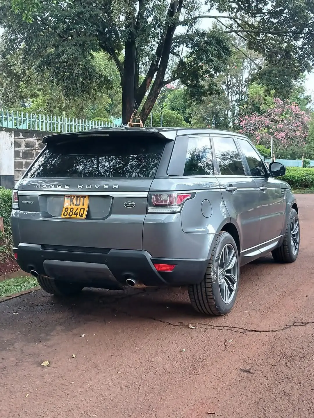 RANGE ROVER Sport HSE fully loaded moon roof on offer Deal QUICK SALE You Pay 30% Deposit Hire purchase installments HP UpTo 70% financing/finance NO CRB STATUS CHECK Trade in OK 35 Img 20250514 wa0075