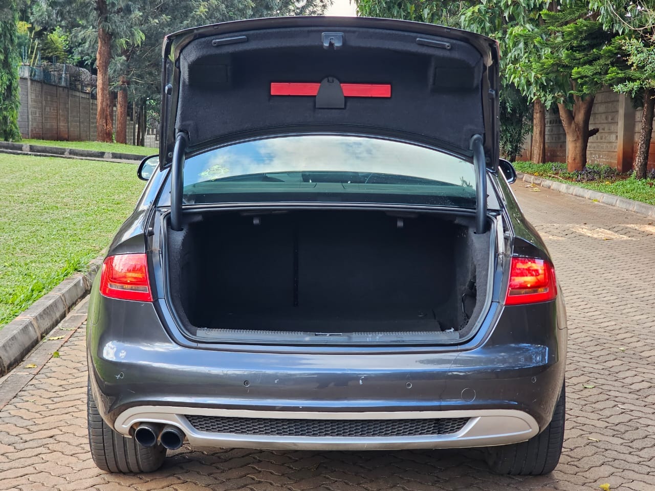 AUDI A-4 with SUNROOF fully loaded QUICK SALE DEAL ON OFFER You Pay 30% Deposit Hire purchase installments HP UpTo 70% financing/finance NO CRB STATUS CHECK Trade in OK
