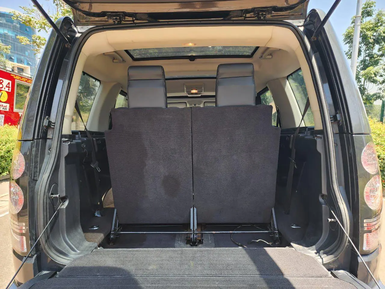 LAND ROVER  DISCOVERY 4  SUNROOF/MOONROOF SDV6 HSE QUICK SALE Deal on offer You Pay 30% Deposit Hire purchase installments HP UpTo 70% financing/finance NO CRB STATUS CHECK Trade in OK