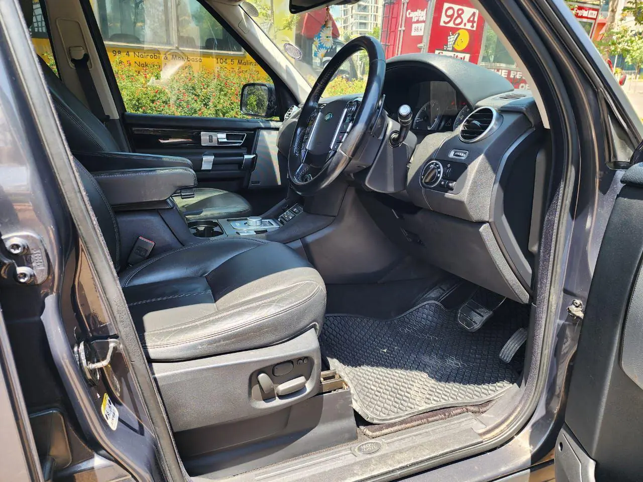 LAND ROVER  DISCOVERY 4  SUNROOF/MOONROOF SDV6 HSE QUICK SALE Deal on offer You Pay 30% Deposit Hire purchase installments HP UpTo 70% financing/finance NO CRB STATUS CHECK Trade in OK