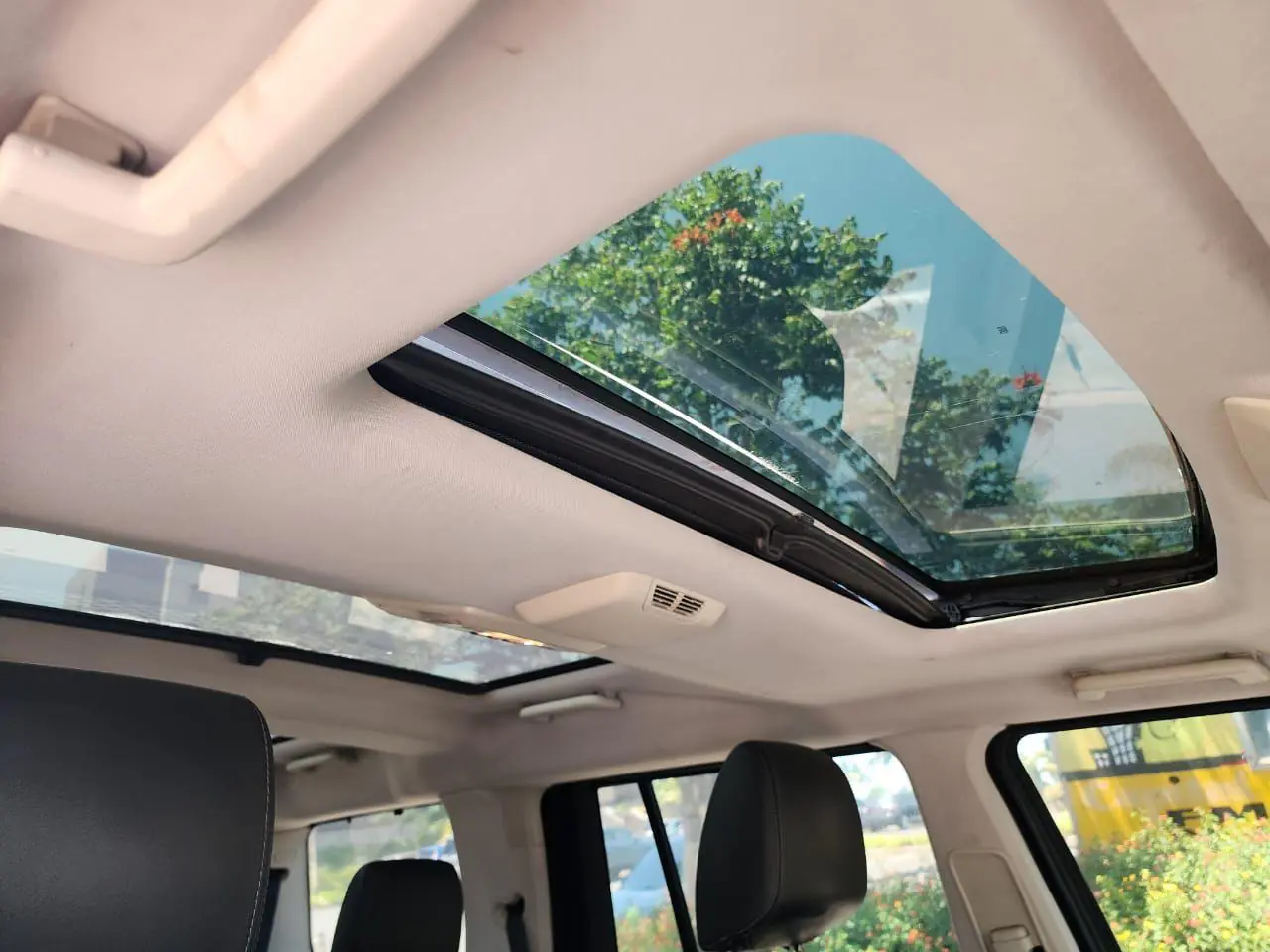 LAND ROVER  DISCOVERY 4  SUNROOF/MOONROOF SDV6 HSE QUICK SALE Deal on offer You Pay 30% Deposit Hire purchase installments HP UpTo 70% financing/finance NO CRB STATUS CHECK Trade in OK