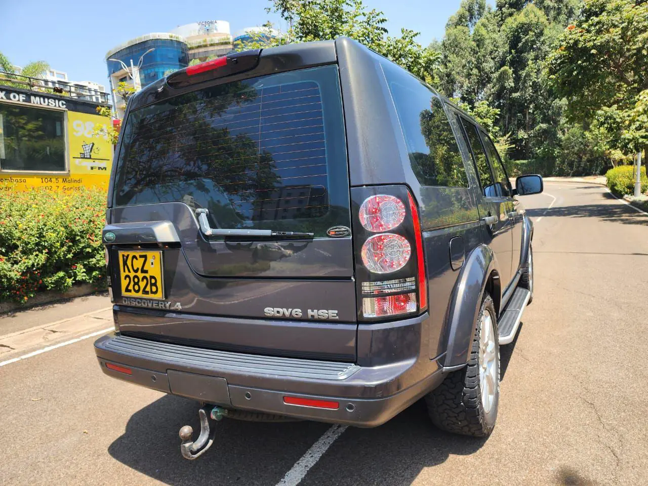 LAND ROVER  DISCOVERY 4  SUNROOF/MOONROOF SDV6 HSE QUICK SALE Deal on offer You Pay 30% Deposit Hire purchase installments HP UpTo 70% financing/finance NO CRB STATUS CHECK Trade in OK