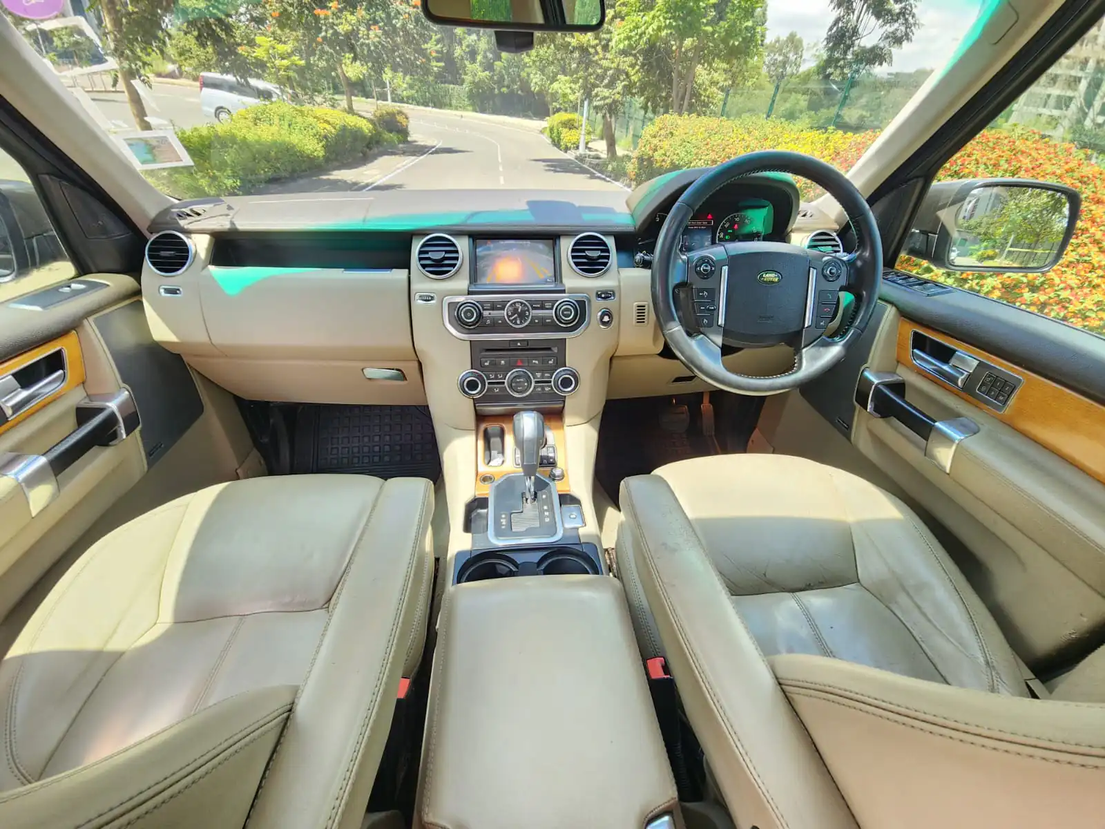 LAND ROVER  DISCOVERY 4  triple SUNROOF/MOONROOF SDV6 HSE QUICK SALE Deal on offer You Pay 30% Deposit Hire purchase installments HP UpTo 70% financing/finance NO CRB STATUS CHECK Trade in OK