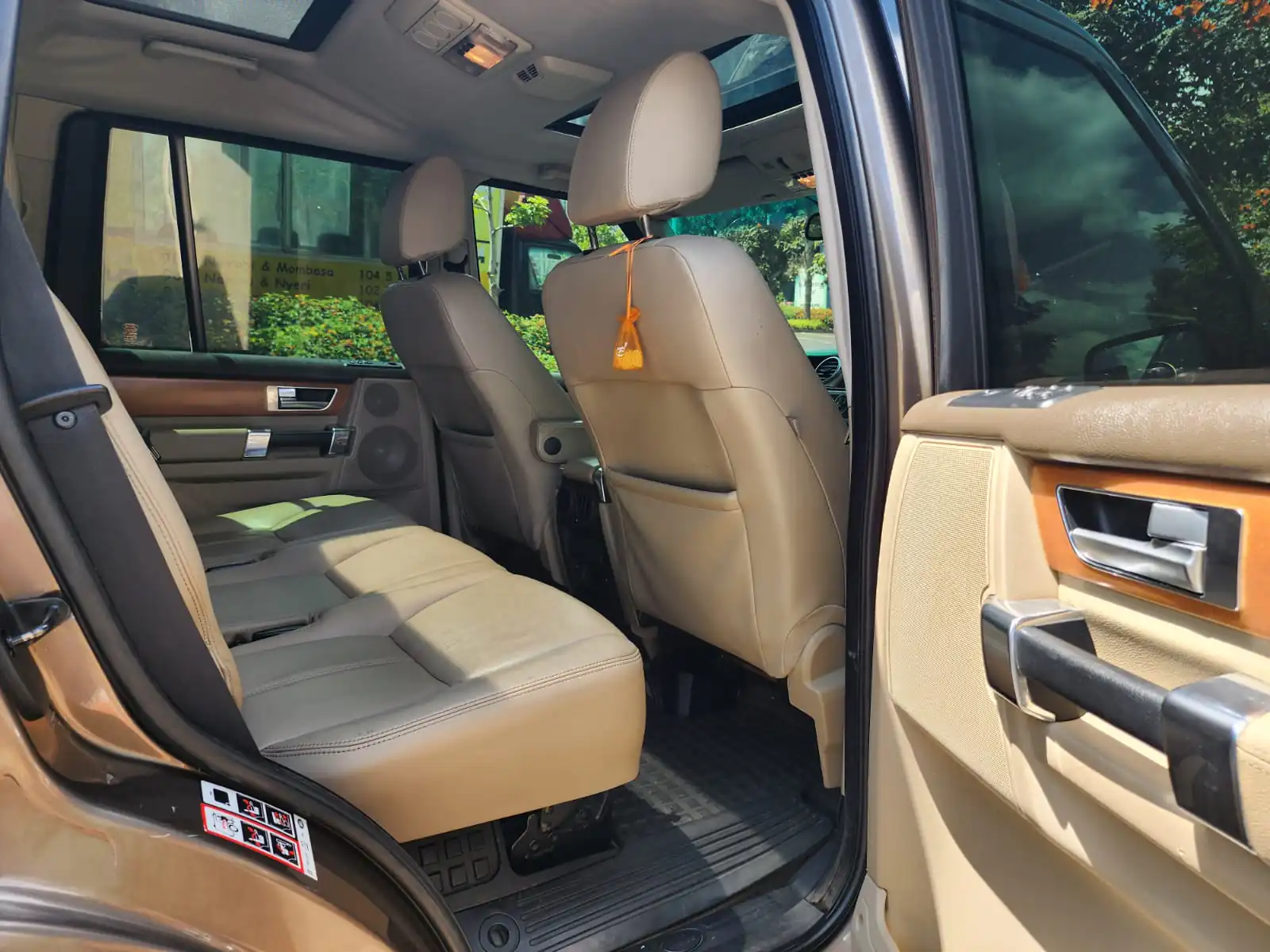 LAND ROVER  DISCOVERY 4  triple SUNROOF/MOONROOF SDV6 HSE QUICK SALE Deal on offer You Pay 30% Deposit Hire purchase installments HP UpTo 70% financing/finance NO CRB STATUS CHECK Trade in OK
