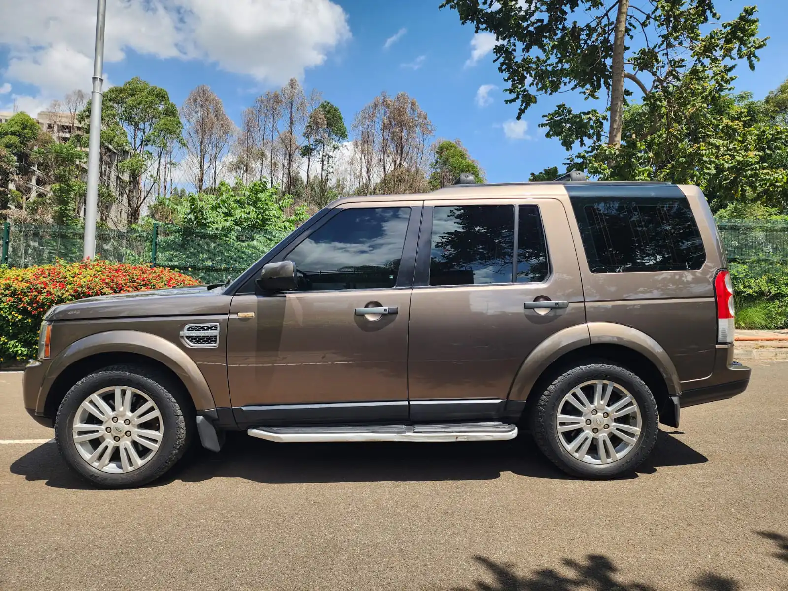 LAND ROVER  DISCOVERY 4  triple SUNROOF/MOONROOF SDV6 HSE QUICK SALE Deal on offer You Pay 30% Deposit Hire purchase installments HP UpTo 70% financing/finance NO CRB STATUS CHECK Trade in OK