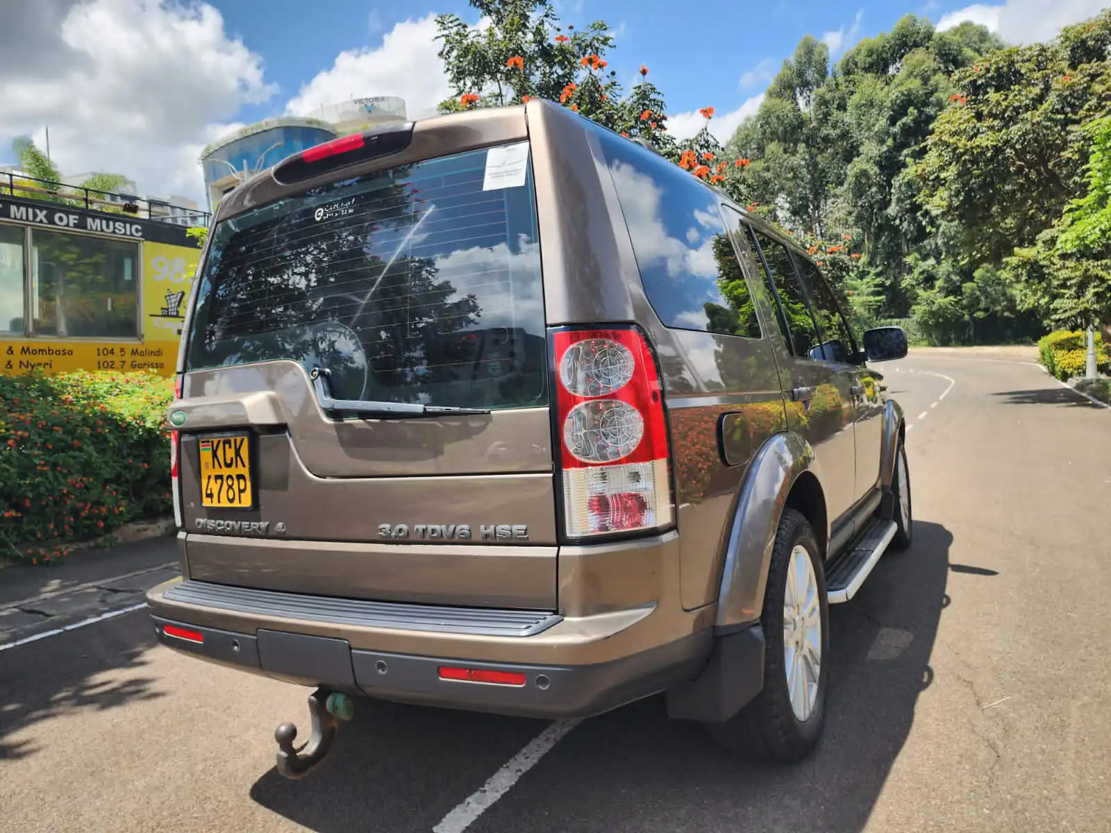 LAND ROVER  DISCOVERY 4  triple SUNROOF/MOONROOF SDV6 HSE QUICK SALE Deal on offer You Pay 30% Deposit Hire purchase installments HP UpTo 70% financing/finance NO CRB STATUS CHECK Trade in OK