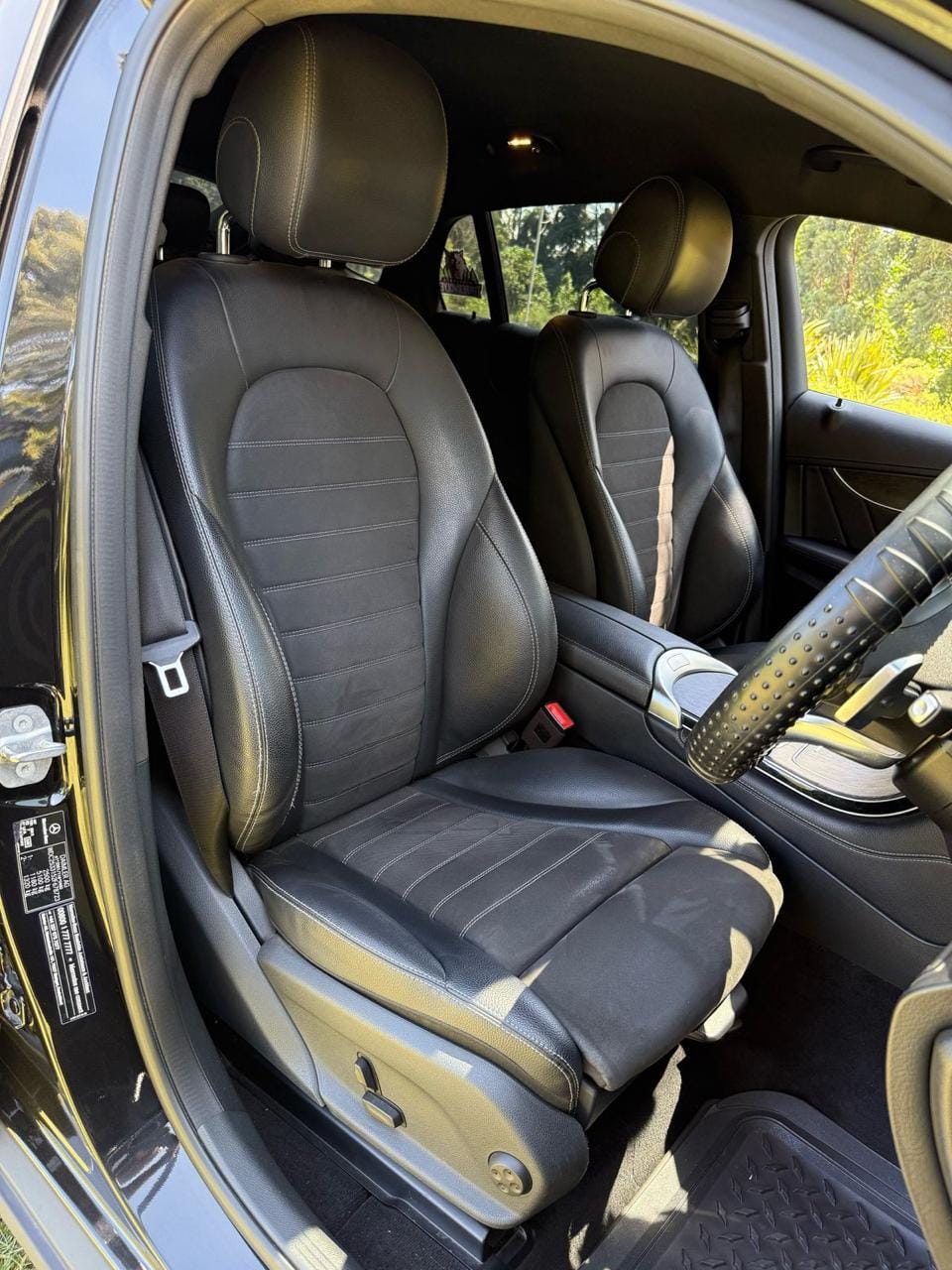 MERCEDES BENZ GLC-220D COUPE Deal on offer QUICK SALE You Pay 30% Deposit Hire purchase installments HP UpTo 70% financing/finance NO CRB STATUS CHECK Trade in OK 15 Img 20250511 wa0082