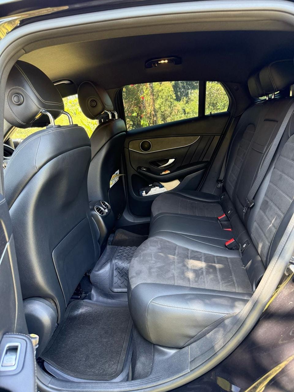 MERCEDES BENZ GLC-220D COUPE Deal on offer QUICK SALE You Pay 30% Deposit Hire purchase installments HP UpTo 70% financing/finance NO CRB STATUS CHECK Trade in OK 32 Img 20250511 wa0072