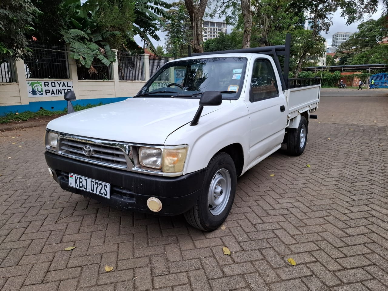 TOYOTA HILUX single cab Clean QUICK SALE You Pay 30% Deposit Hire purchase installments HP UpTo 70% financing/finance NO CRB STATUS CHECK Trade in OK