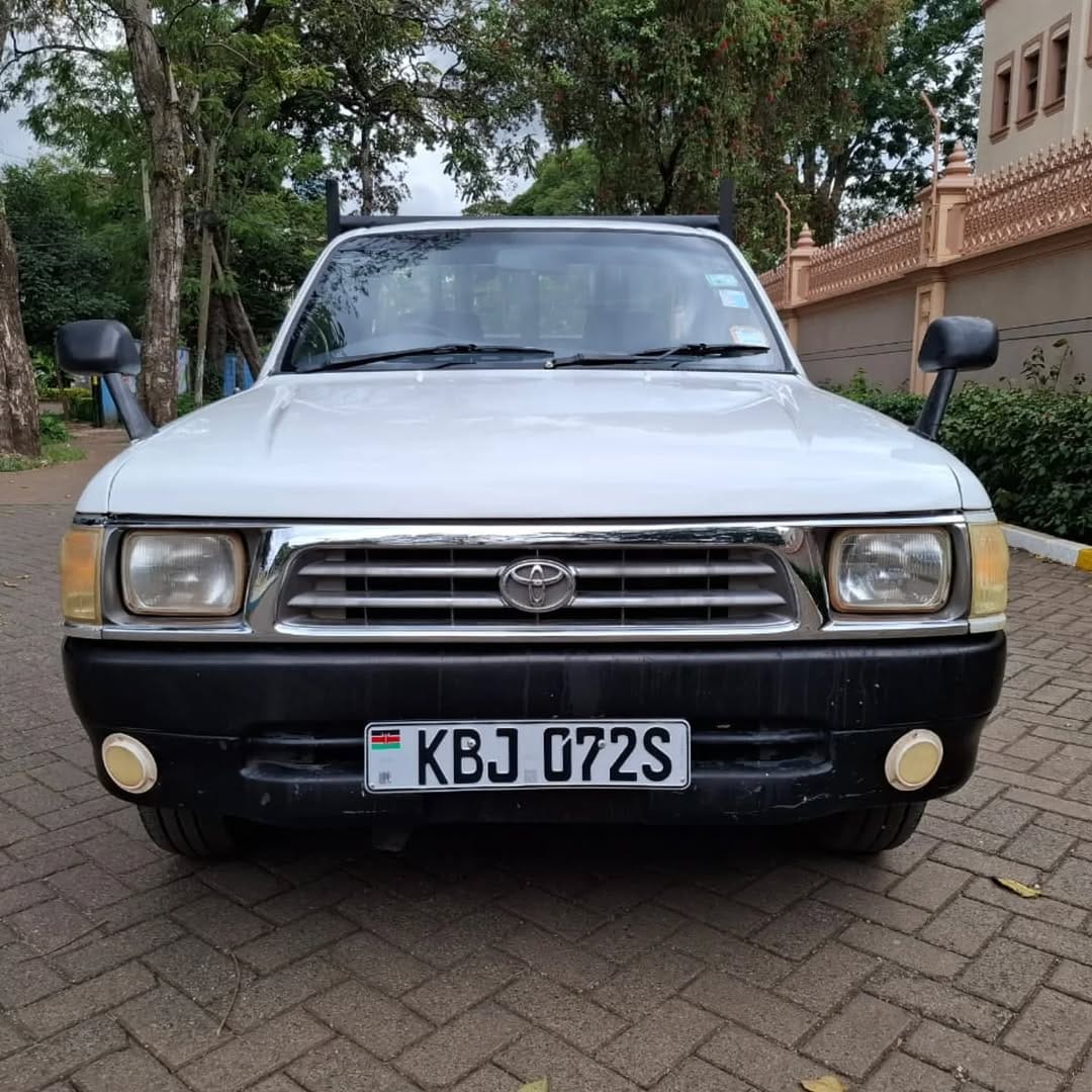 TOYOTA HILUX single cab Clean QUICK SALE You Pay 30% Deposit Hire purchase installments HP UpTo 70% financing/finance NO CRB STATUS CHECK Trade in OK