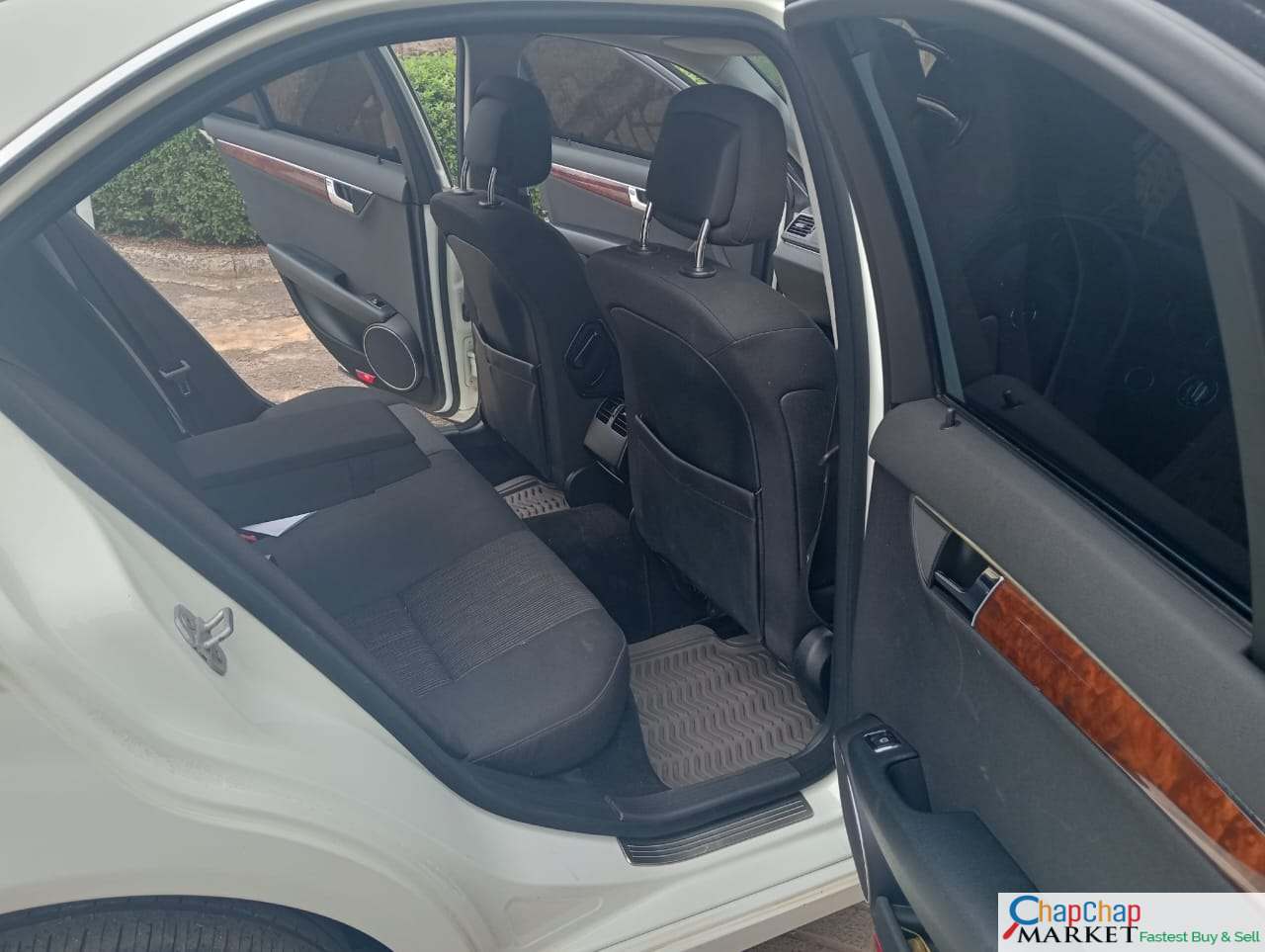 MERCEDES BENZ C200 🔥 DEAL ON OFFER QUICK SALE You Pay 30% Deposit Hire purchase installments HP UpTo 70% financing/finance NO CRB STATUS CHECK Trade in OK